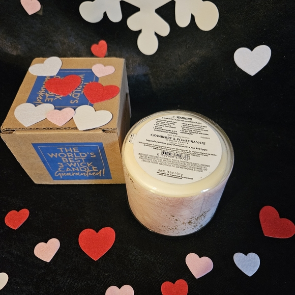 NWT Bath & Body Works Cranberry & Pomegranate 3-wick Candle - Black and Red - Picture 3 of 5